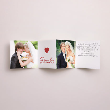 Dankeskarte Hochzeit Akkordeon Multi-Fotos und rote Herzen