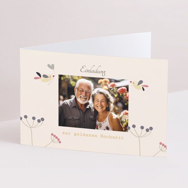 Einladungskarte Hochzeitstag Doppelflügel-Landschaft Der Liebesflug foto