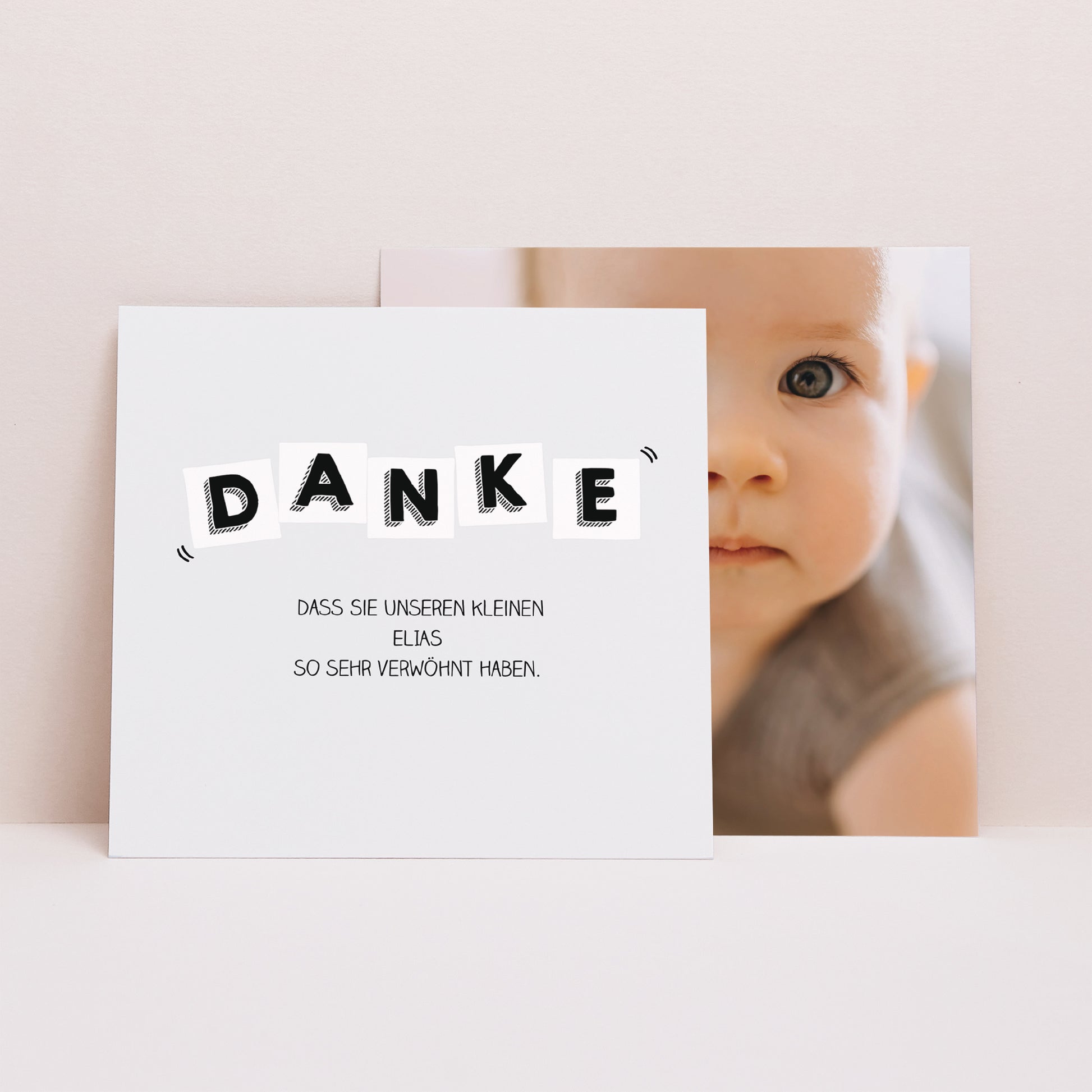 Dankeskarte Geburt Quadrat Briefe von Baby foto N° 1