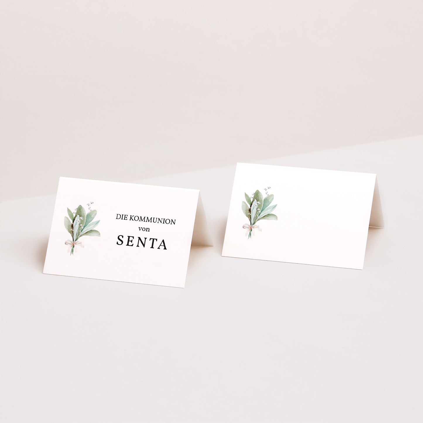 Tischkarten Kommunion Quer Blumenkranz, Medaillon und Goldkreuz foto N° 1
