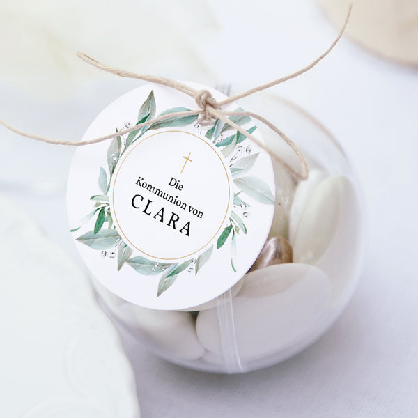 Geschenkbox Kommunion Kugel mit runder Etikette Blumenkranz, Medaillon und Goldkreuz foto