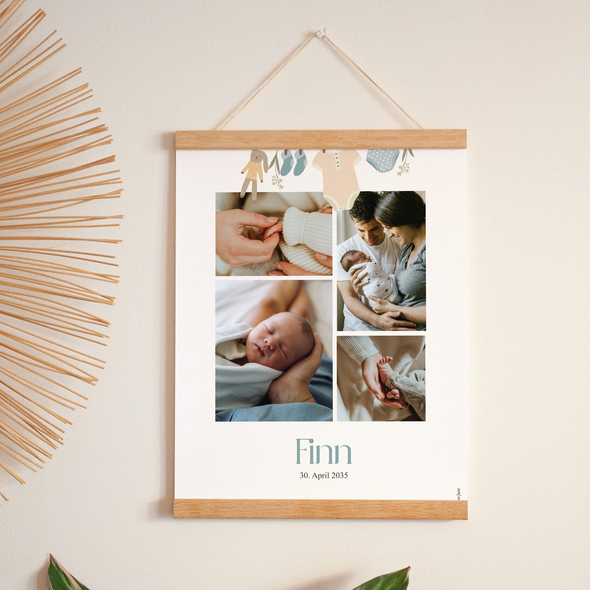 Poster Geburt Porträt Kleine Jungenkleidung auf der Wäscheleine foto N° 1
