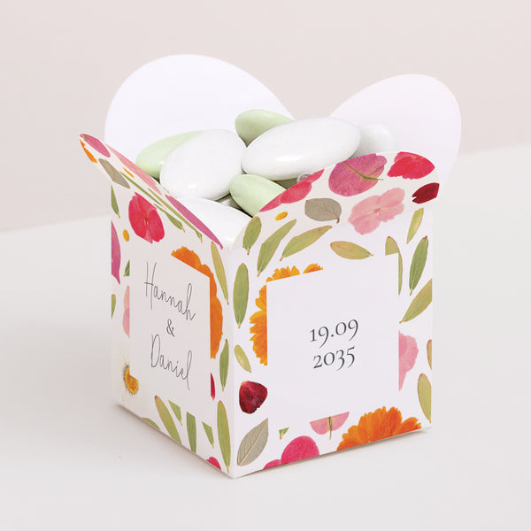 Geschenkbox Hochzeit Schmetterlingsöffnung Herbarium-Blüten foto