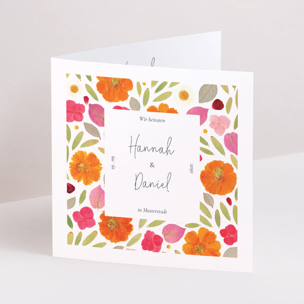Hochzeitseinladung Doppelflügiges Quadrat Herbarium-Blüten foto