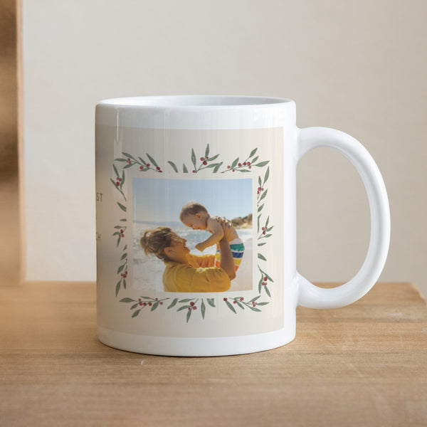 Tasse Weihnachten Weiß Pflanzenrahmen foto