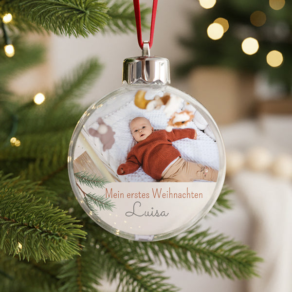 Weihnachtskugel Weihnachten Runde Weihnachtsbaumzweige foto