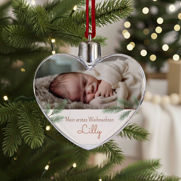 Weihnachtskugel Weihnachten Herz Weihnachtsbaumzweige foto
