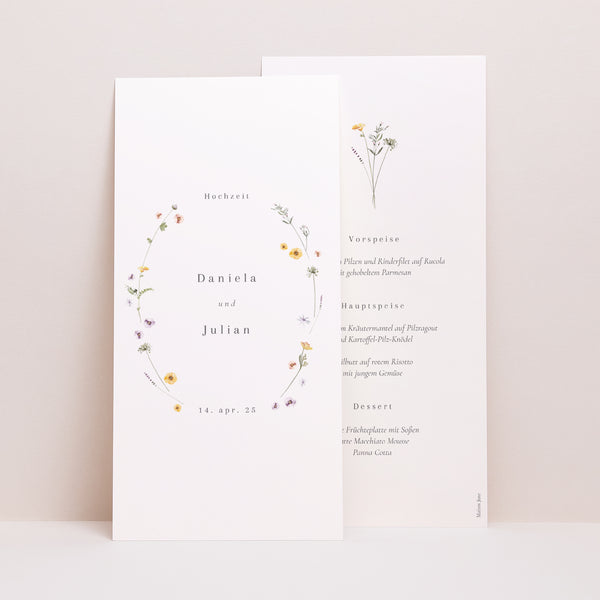 Menükarte Hochzeit Panoramatisches Porträt Krone kleine Blumen foto