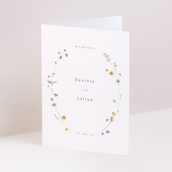 Hochzeitseinladung Doppelflügelporträt Krone kleine Blumen foto