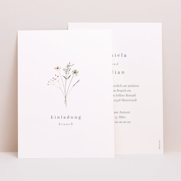 Einladungskarte Hochzeit Porträt Krone kleine Blumen foto
