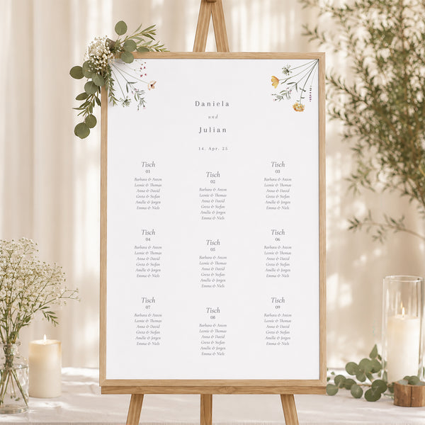 Sitzplan Hochzeit Porträt Krone kleine Blumen foto