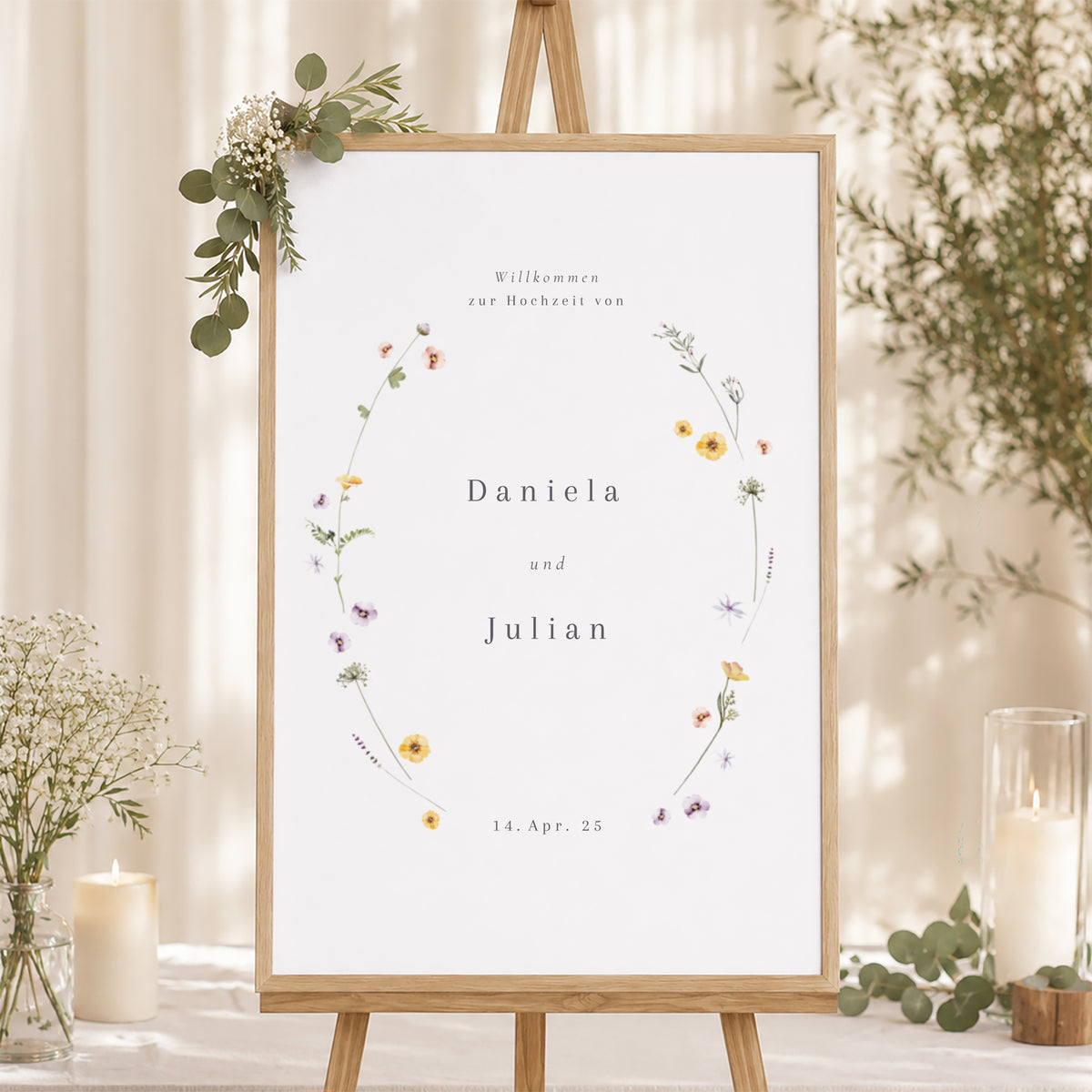 Begrüßungstafel Hochzeit Porträt 60 x 90 cm Krone kleine Blumen foto N° 1