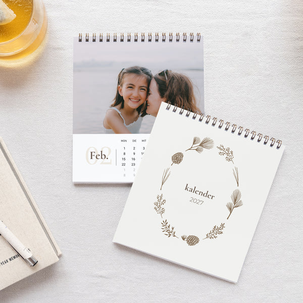 Kalender Weihnachten Büro, Staffelei Ovaler Weihnachtskranz foto