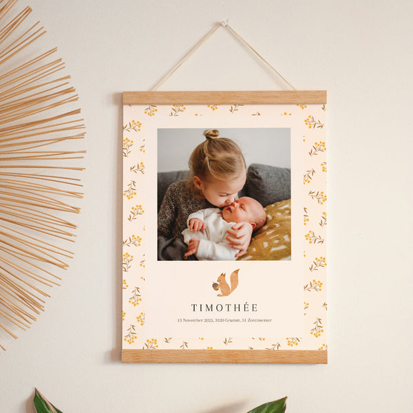 Poster Geburt Porträt Eichhörnchen, Blumenmuster foto