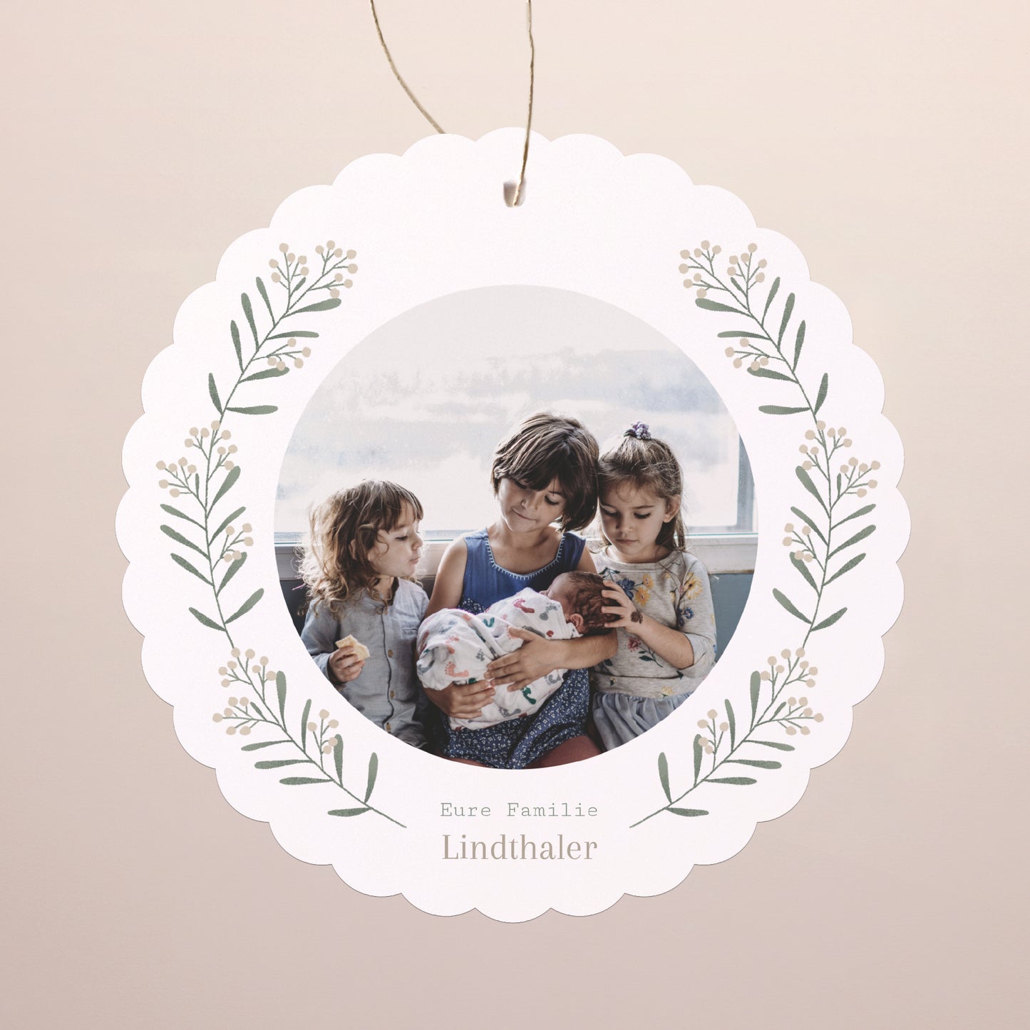 Weihnachtskarte Weihnachten Zum Aufhängen Flockenstrang und Kugel foto N° 1
