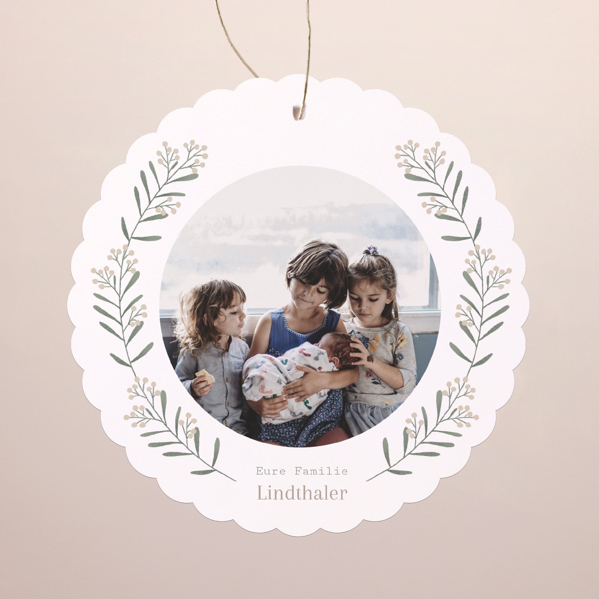 Weihnachtskarte Weihnachten Zum Aufhängen Flockenstrang und Kugel foto N° 1