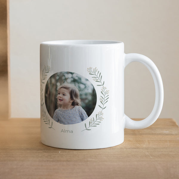 Tasse Weihnachten Weiß Flockenstrang und Kugel foto