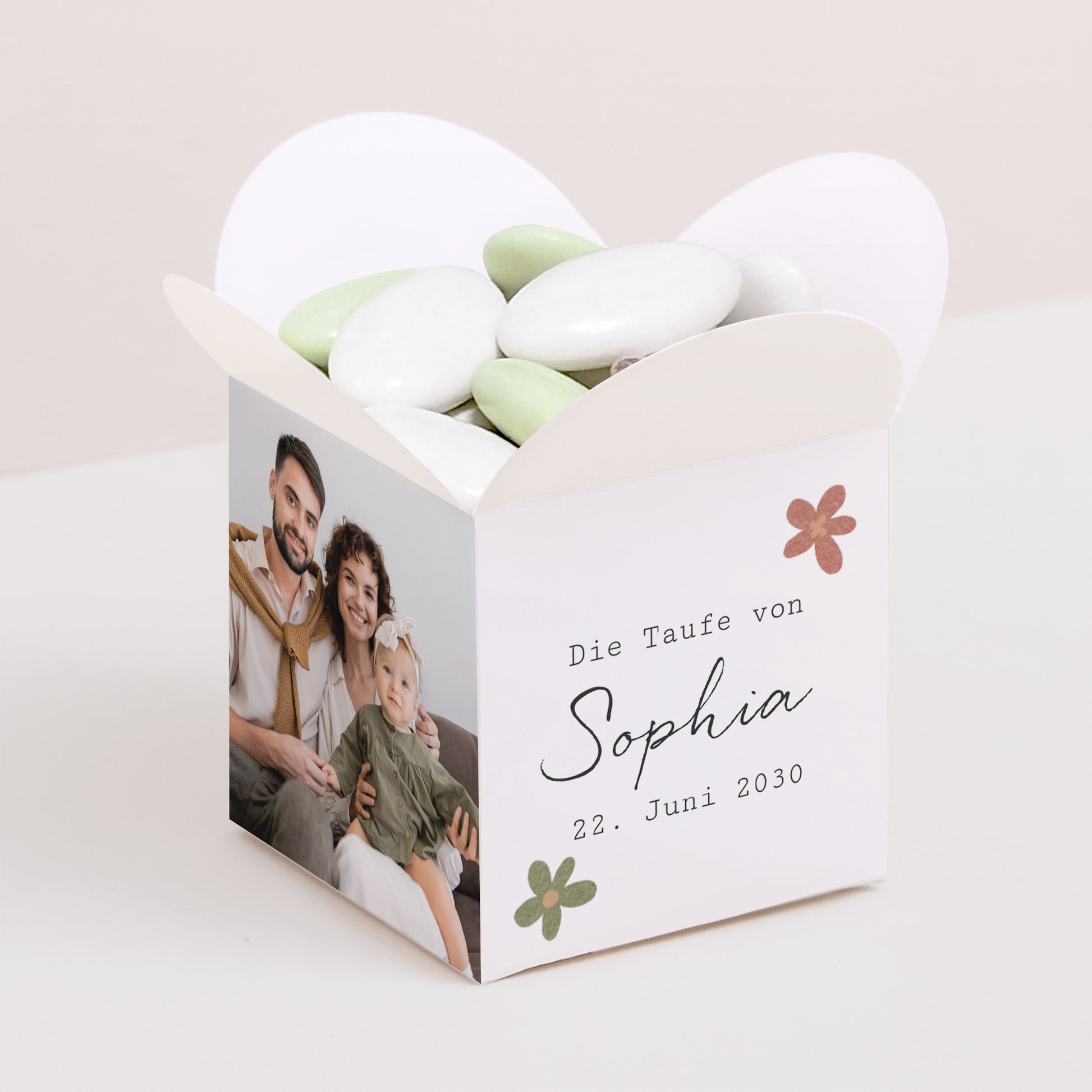 Geschenkbox Taufe Schmetterlingsöffnung Blumenkreuz foto N° 1