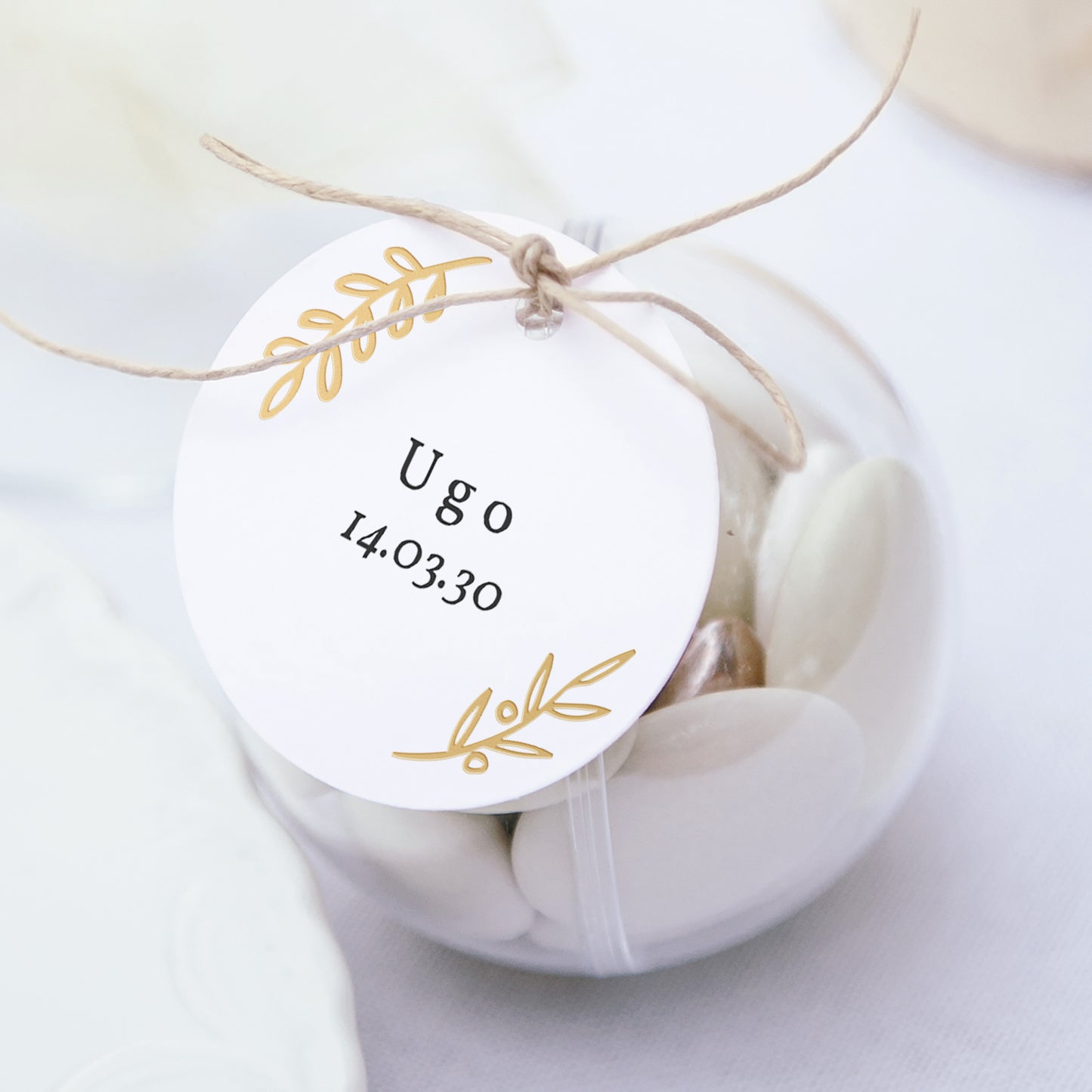 Geschenkbox Taufe Kugel mit runder Etikette Blumengold & Muster foto N° 1