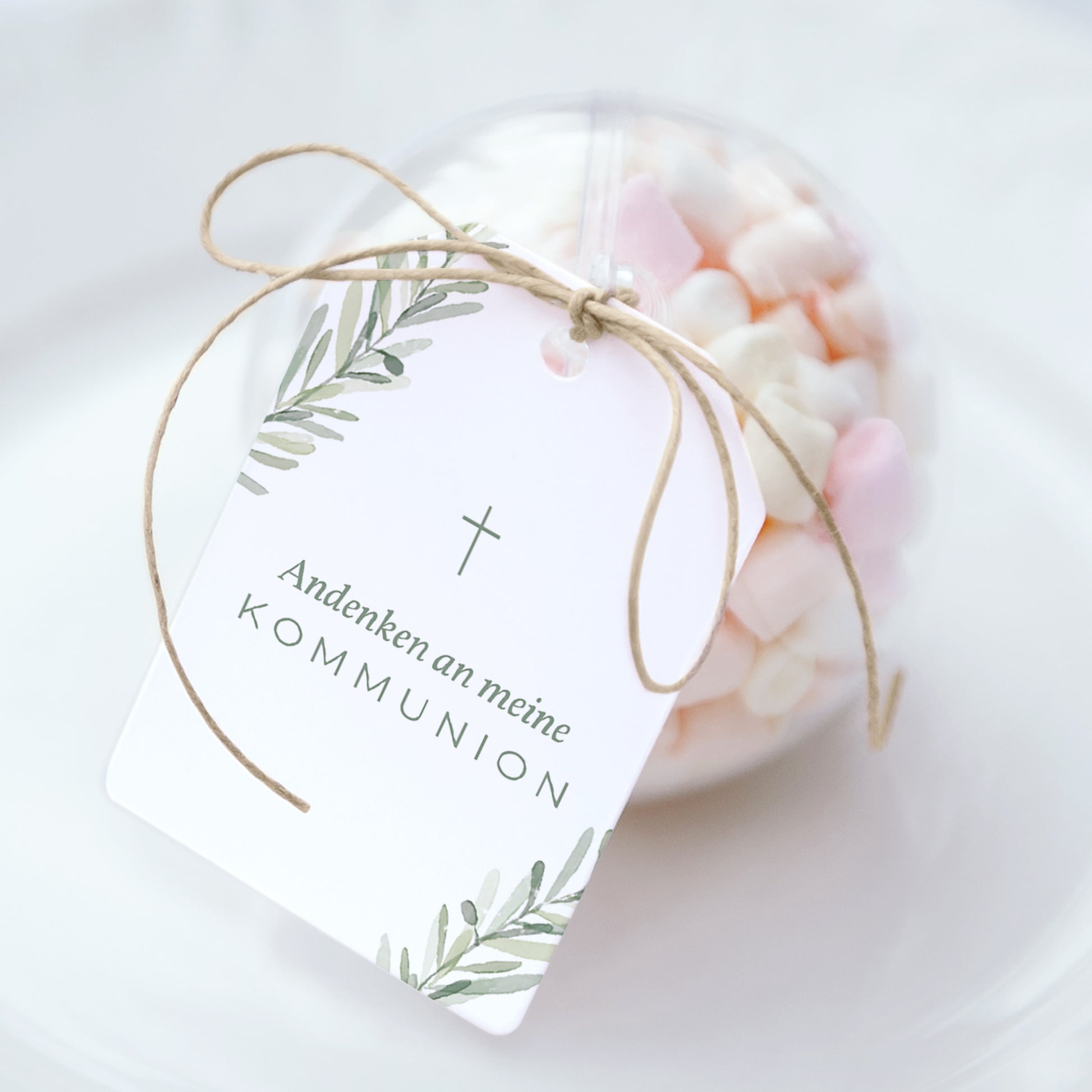 Geschenkbox Kommunion Ball mit Wimpel-Etikett Olivenbaumkranz foto N° 1