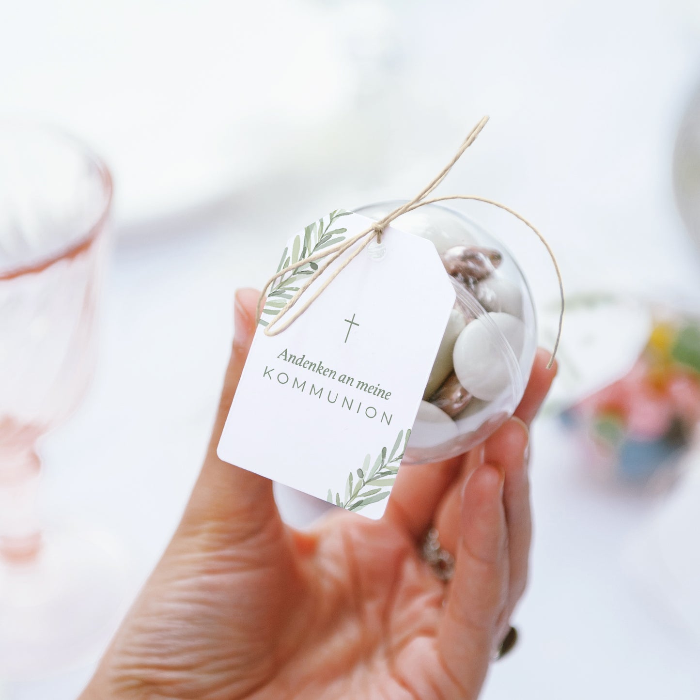 Geschenkbox Kommunion Ball mit Wimpel-Etikett Olivenbaumkranz foto N° 3