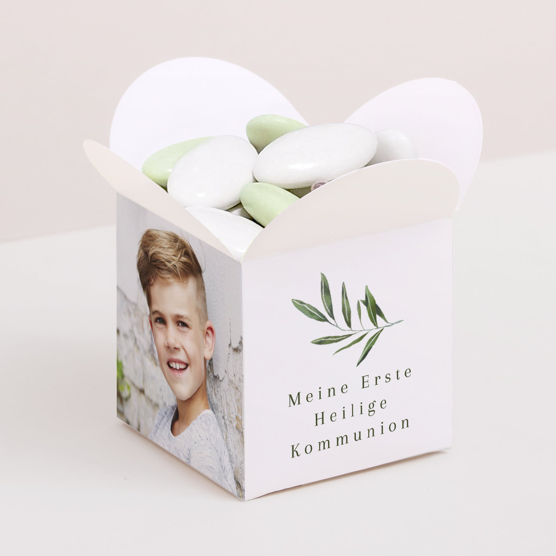 Geschenkbox Kommunion Schmetterlingsöffnung Gesegneter Zweig foto N° 1