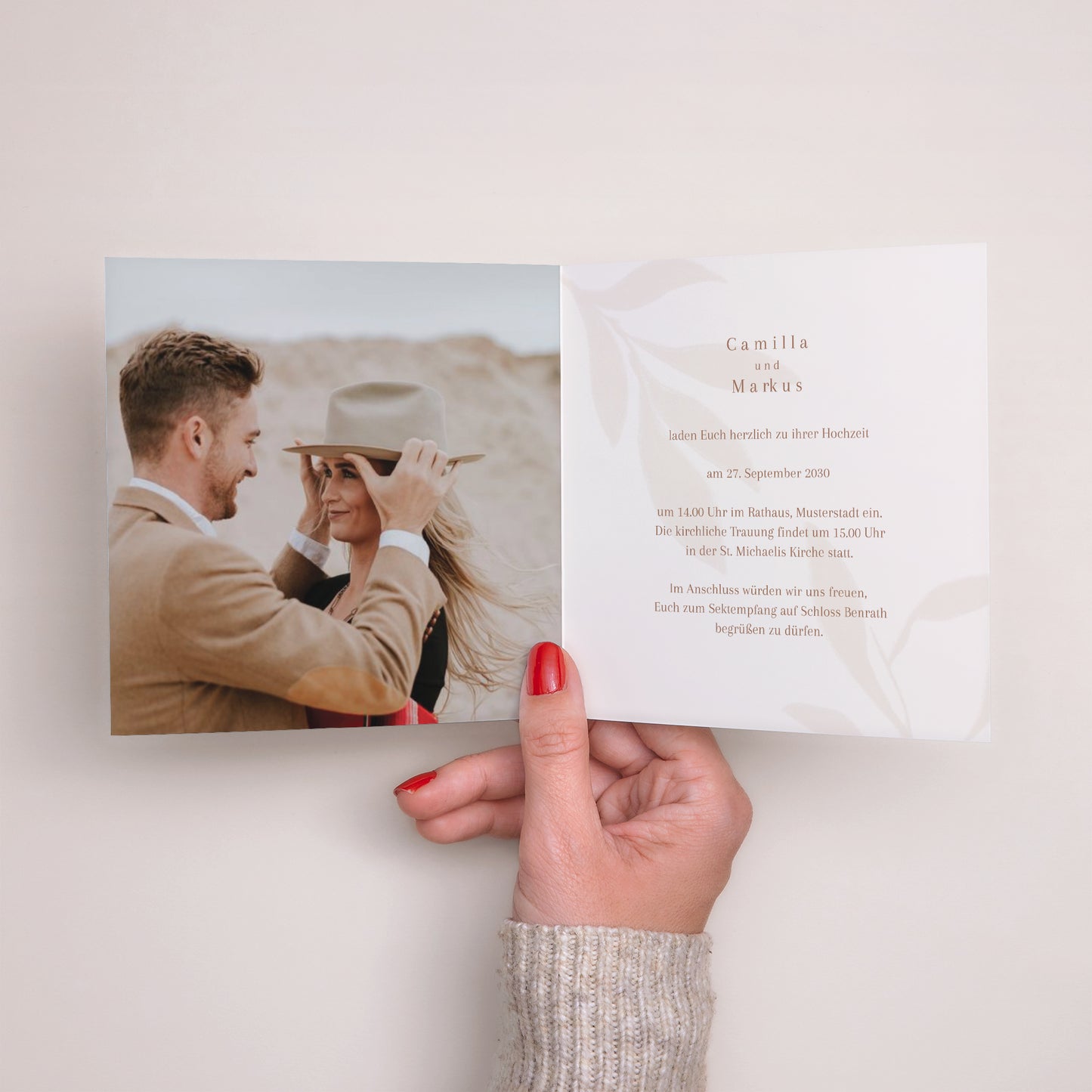 Hochzeitseinladung Doppelflügiges Quadrat Hinter dem Laub foto N° 2