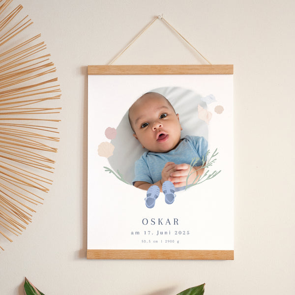 Poster Geburt Porträt Kleine Schritte am Wasser foto