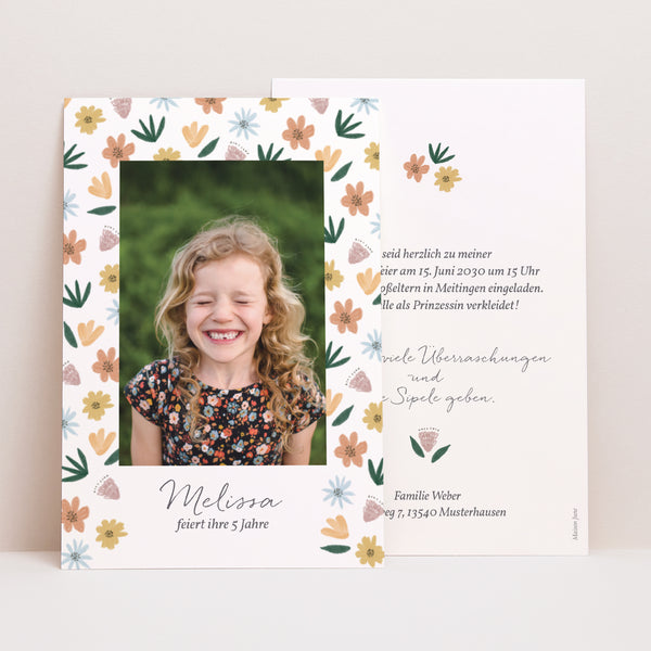 Einladungskarte Kindergeburtstag PortraitPorträt Blumen foto