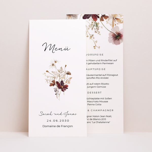 Menükarte Hochzeit Panoramatisches Porträt getrocknete Wiesenblumen foto