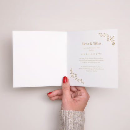 Hochzeitseinladung Doppelflügiges Quadrat goldener Blumenkranz foto N° 2