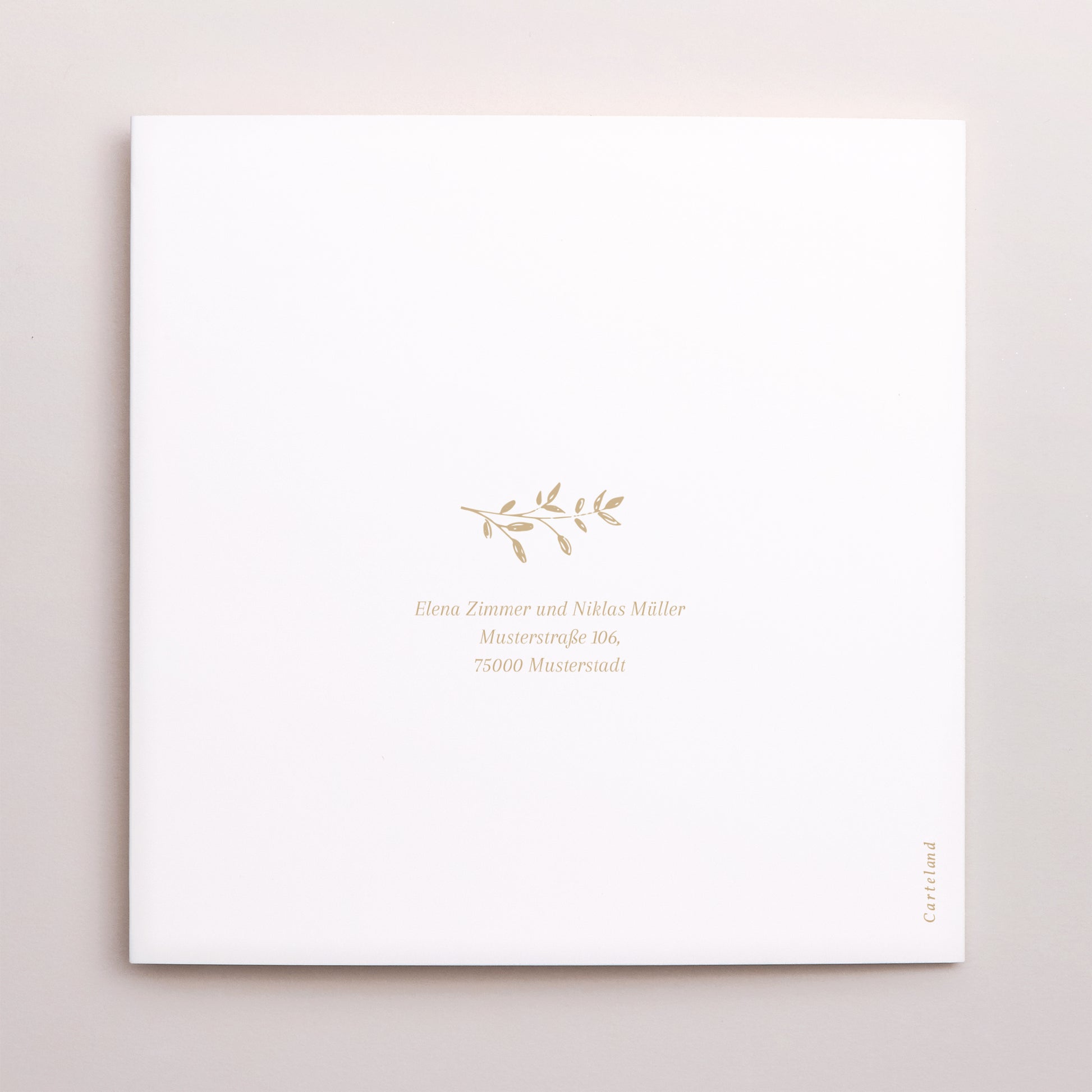 Hochzeitseinladung Doppelflügiges Quadrat goldener Blumenkranz foto N° 3