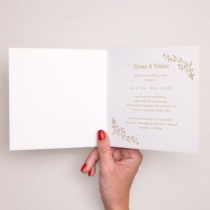Hochzeitseinladung Doppelflügelfenster goldener Blumenkranz foto N° 2