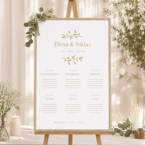 Sitzplan Hochzeit Porträt goldener Blumenkranz foto