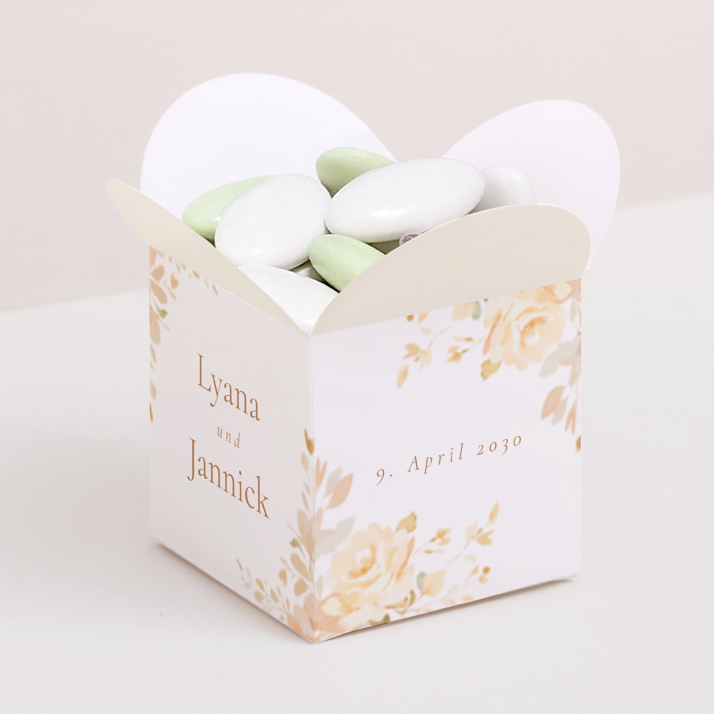 Geschenkbox Hochzeit Schmetterlingsöffnung Blumiges Täschchen foto N° 1