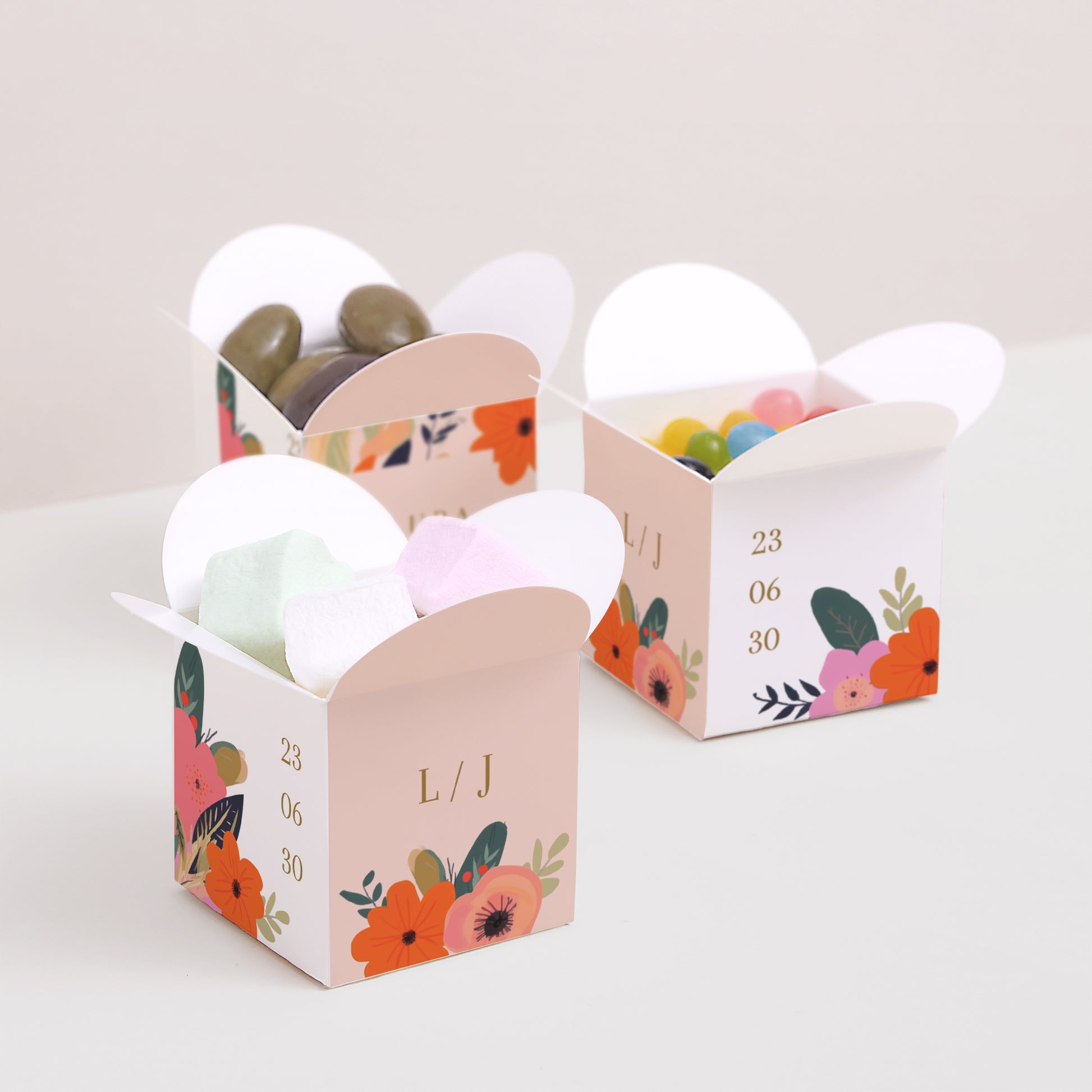 Geschenkbox Hochzeit Schmetterlingsöffnung Reigen von Blumen foto N° 3