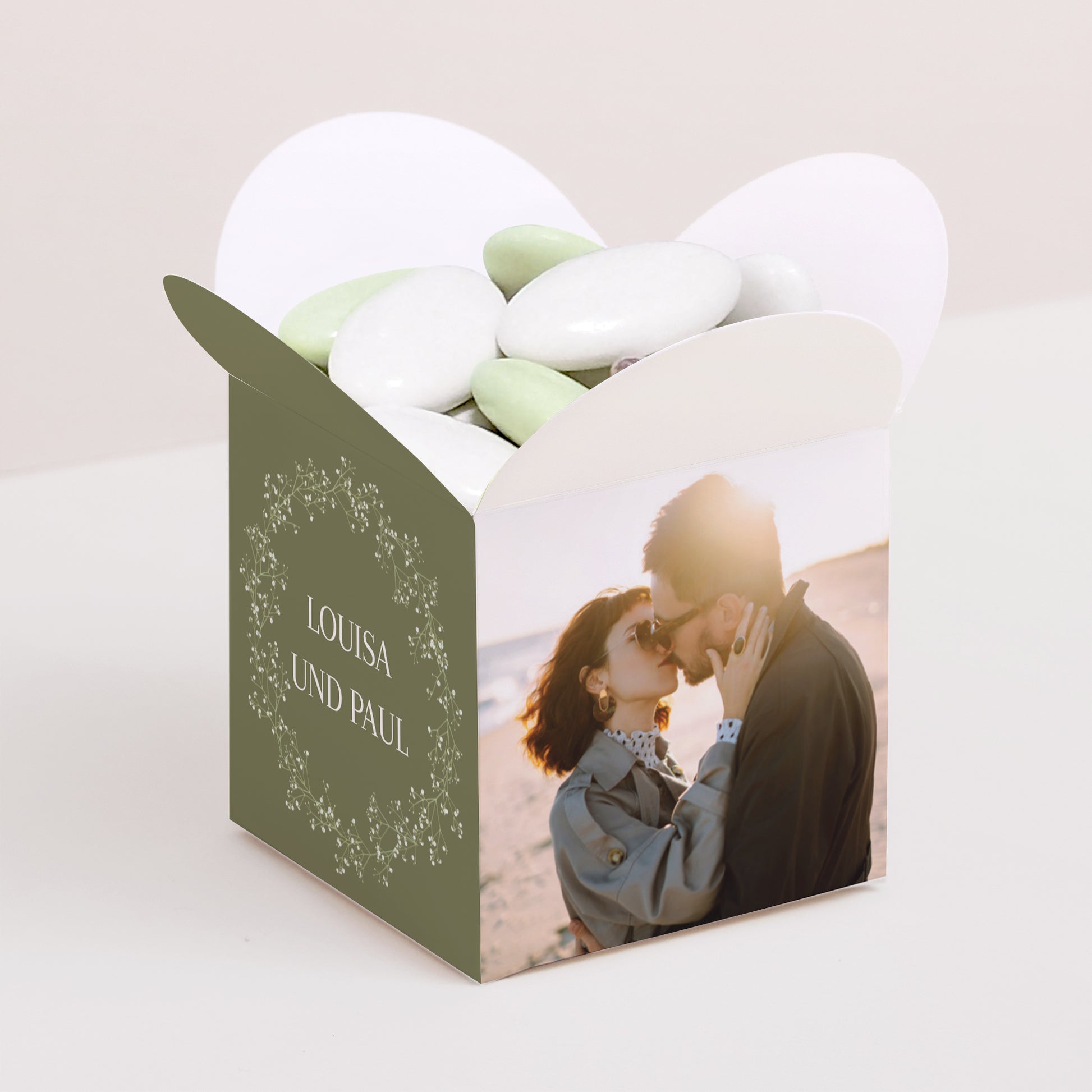 Geschenkbox Hochzeit Schmetterlingsöffnung Gypsophila-Kranz foto N° 1