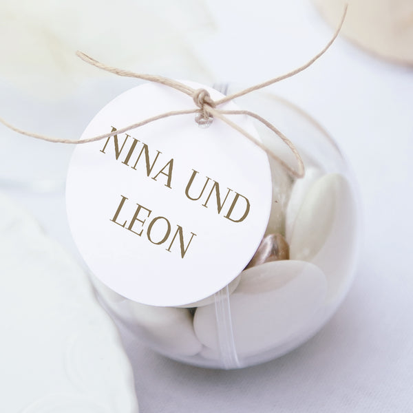 Geschenkbox Hochzeit Kugel mit runder Etikette Elegante Gipskraut foto