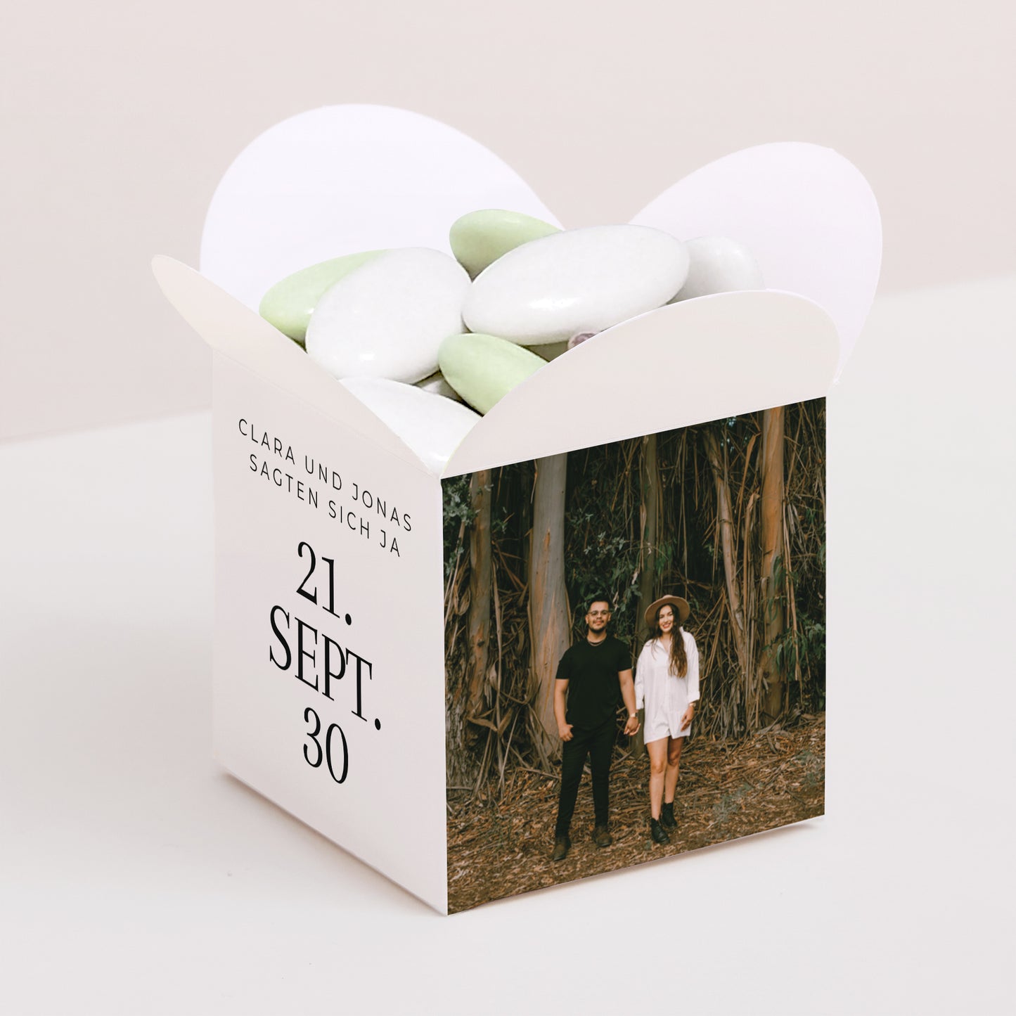 Geschenkbox Hochzeit Schmetterlingsöffnung Typo Datum foto N° 1