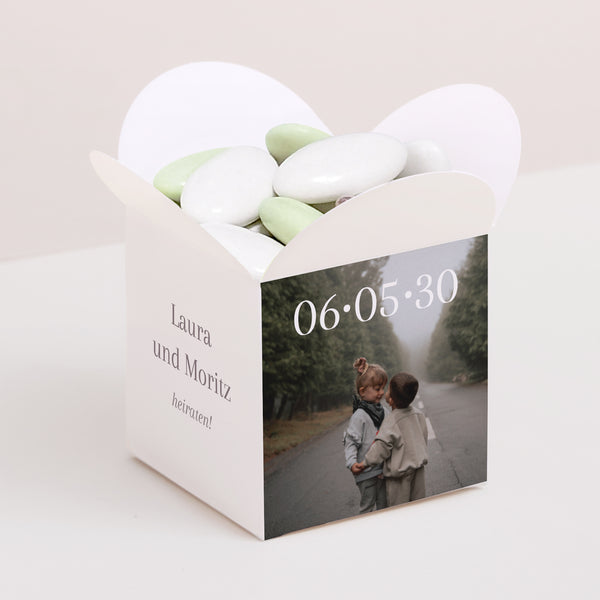 Geschenkbox Hochzeit Schmetterlingsöffnung Mama und Papa heiraten foto