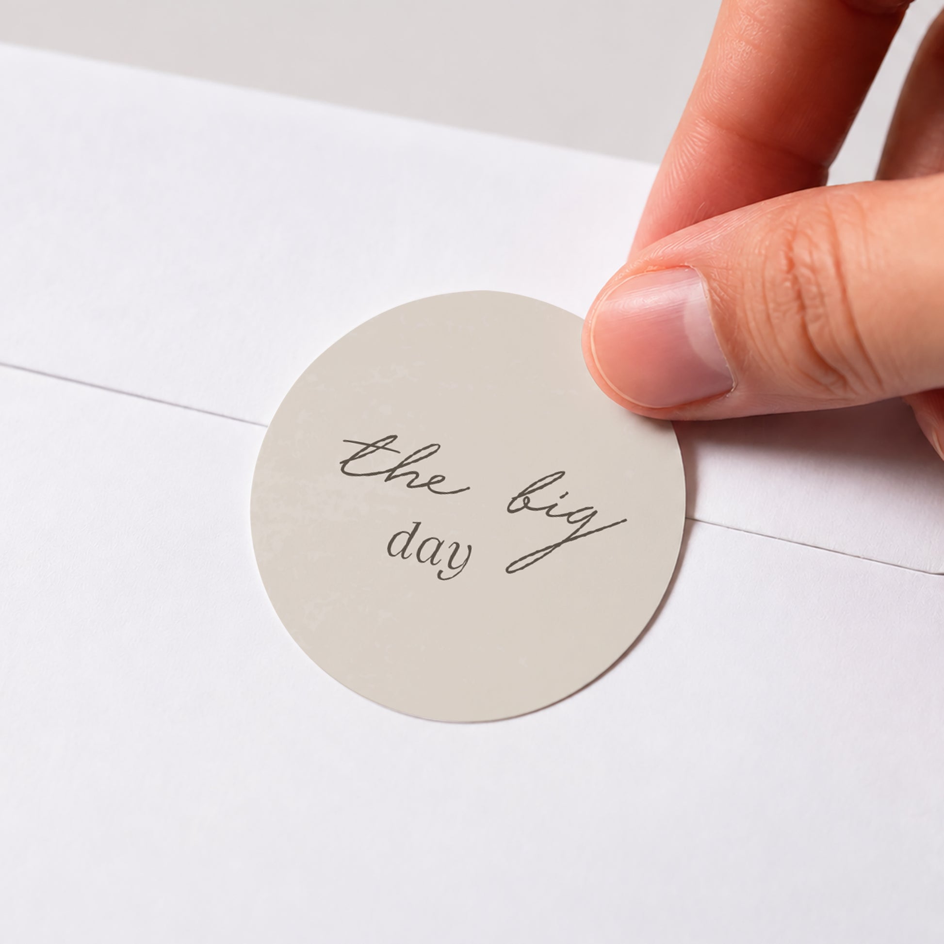 Sticker Hochzeit Rund Kurven auf beigem Grund foto N° 1