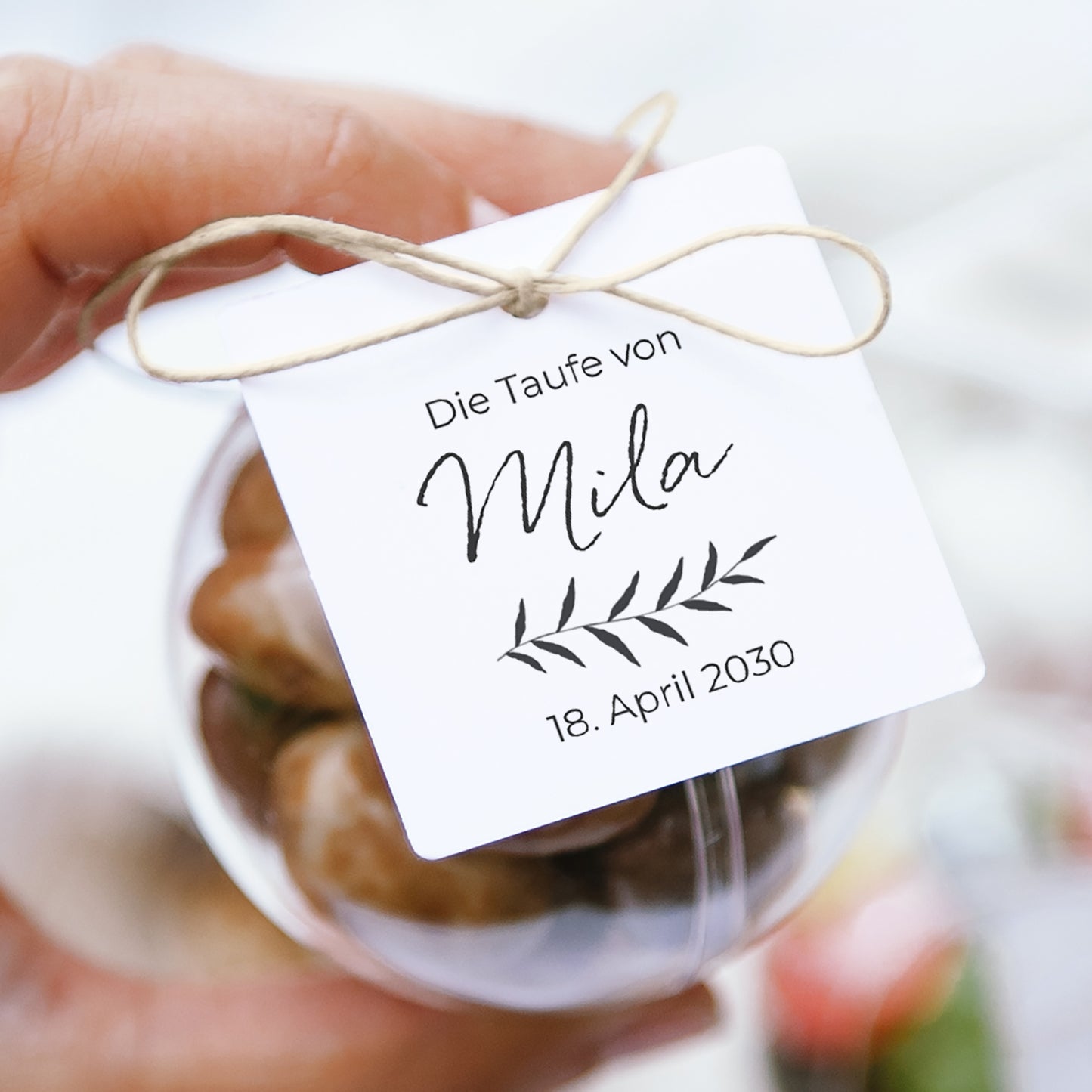 Geschenkbox Taufe Kugel mit quadratischem Etikett Knuddell mich mit Küssen foto N° 1