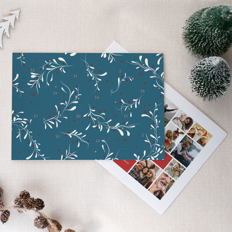 Adventskalender Weihnachten Landschaft Blaue Stechpalme
