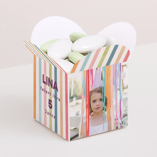 Geschenkbox Kindergeburtstag Schmetterlingsöffnung Rainbow of colour foto