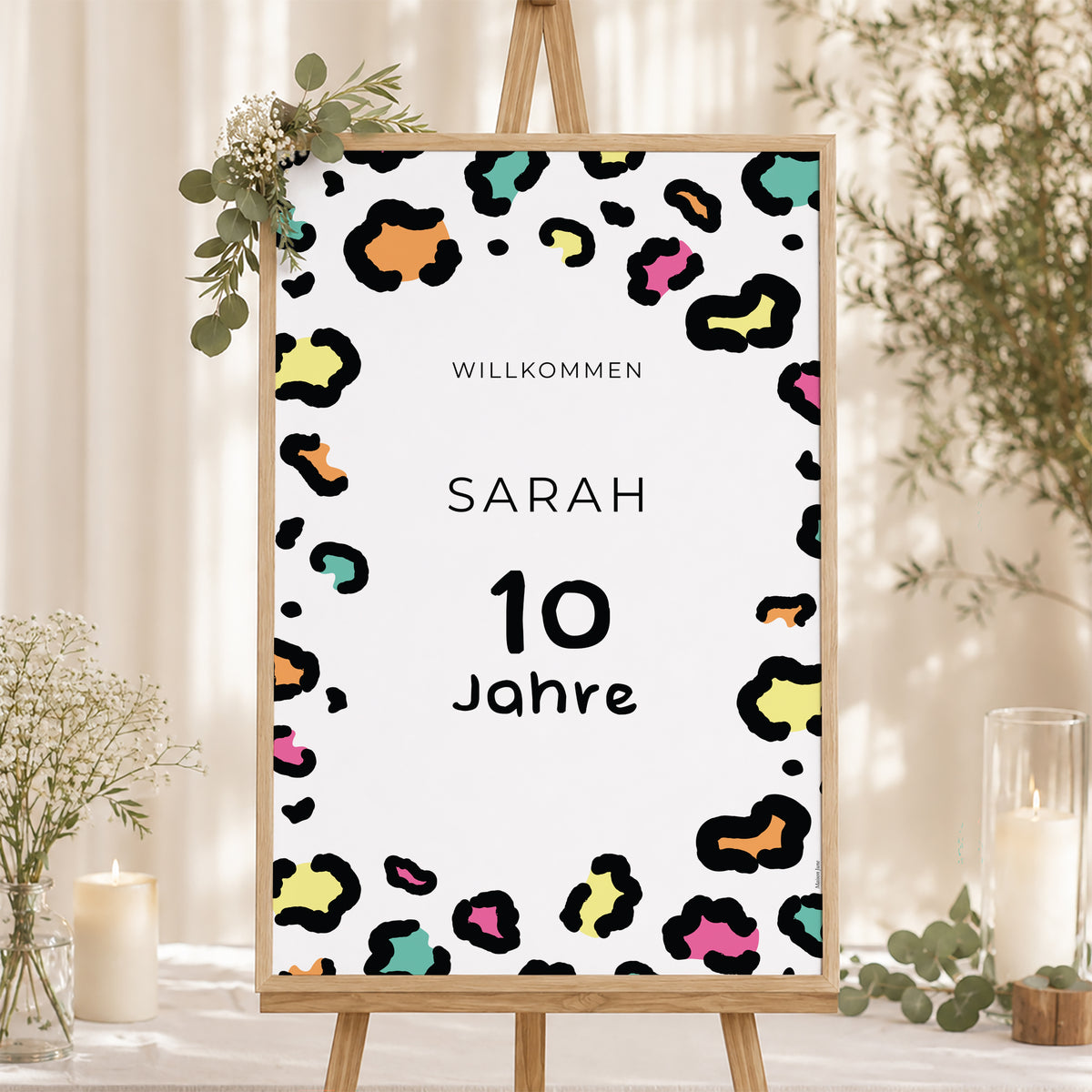 Begrüßungstafel Kindergeburtstag Porträt 60 x 90 cm Buntleopard foto N° 1