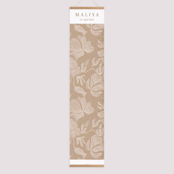 Kindermesslatte Geburt Papier Kraft Buntstift Blumen foto