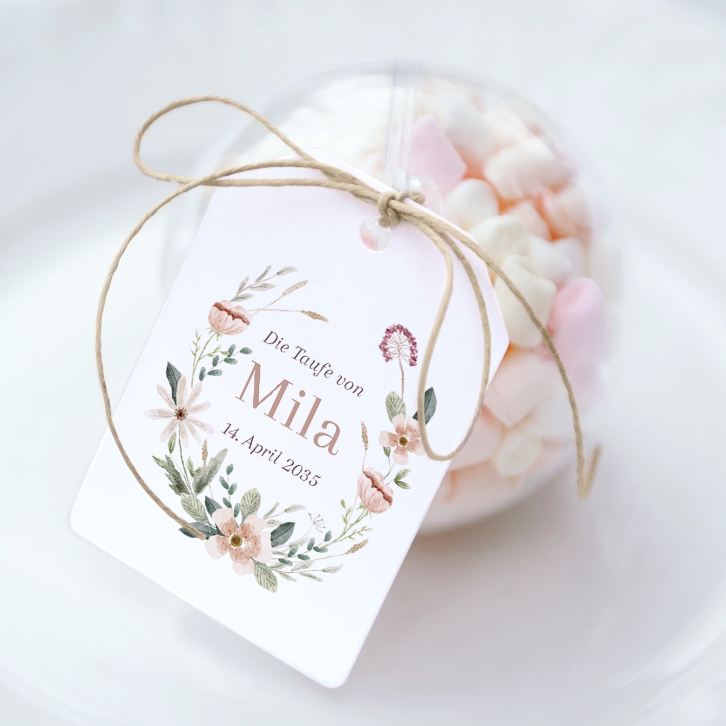 Geschenkbox Taufe Ball mit Wimpel-Etikett Blumenkranz foto N° 1