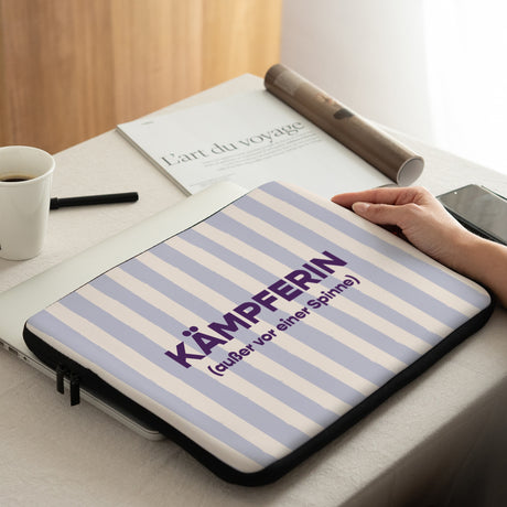 Laptophülle Objekte 15 Zoll Kämpferin