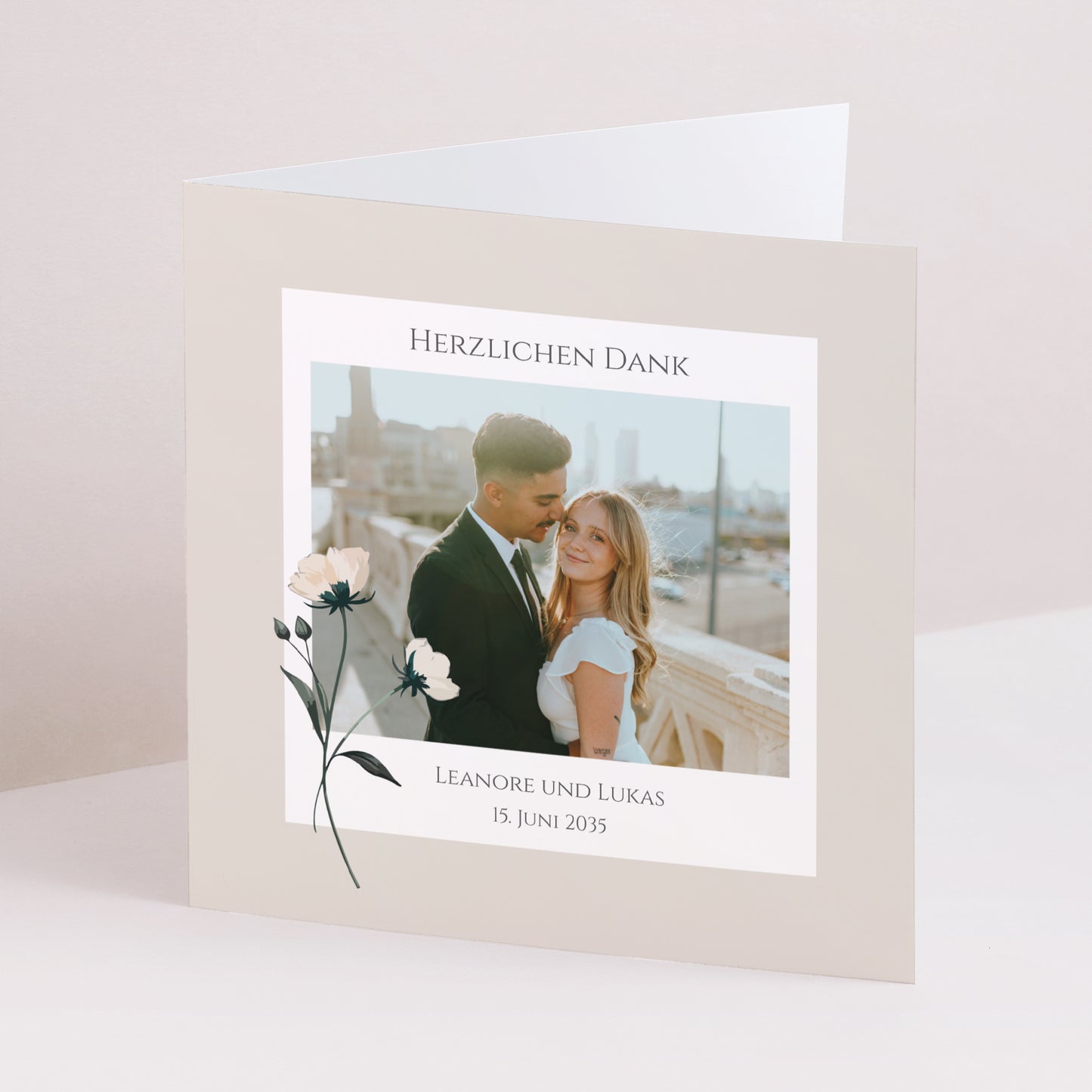 Dankeskarte Hochzeit Doppelflügelfenster Süße Blumen foto N° 1