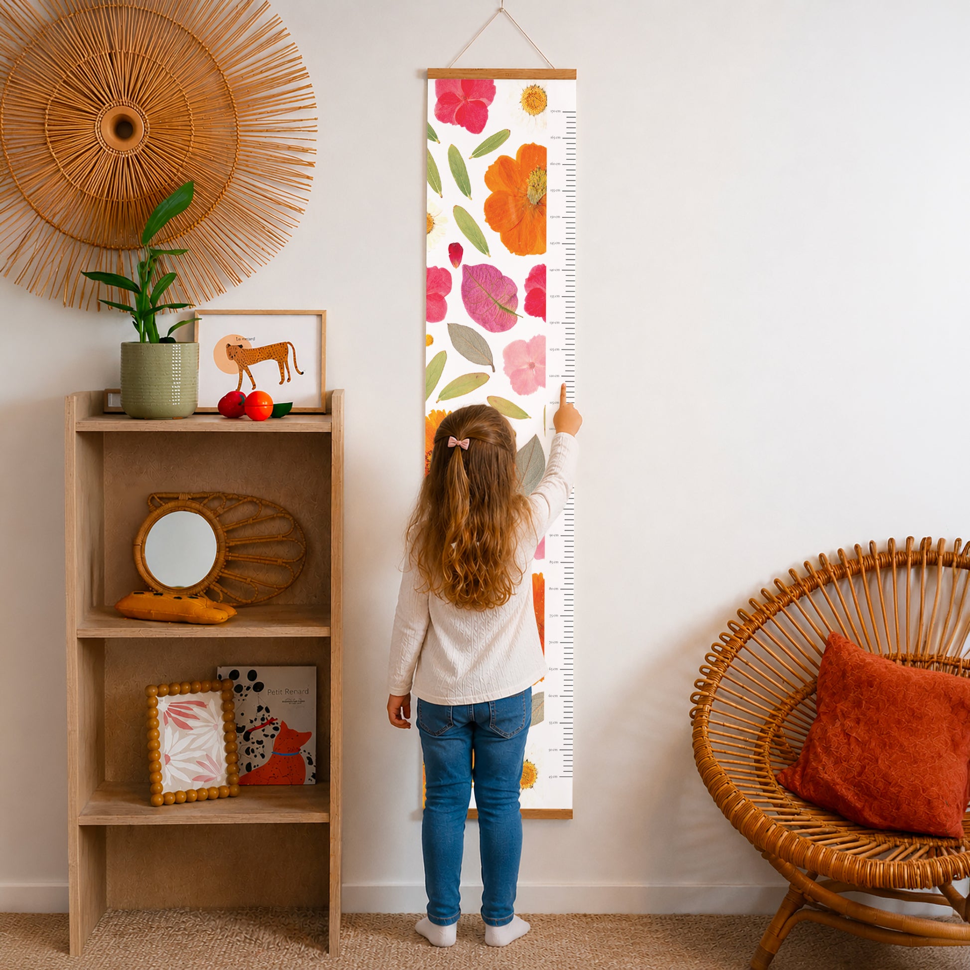 Toise Geburt Holzstütze Zarte Blütenblätter foto N° 2